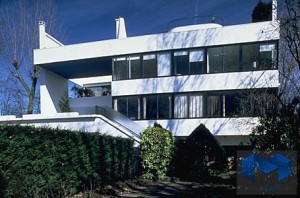 Villa Stein -(www.memarcad.com)دانلود پاورپوینت ویلا استین